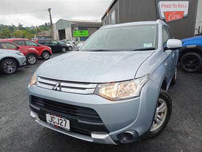 2015 Mitsubishi Outlander - Thumbnail