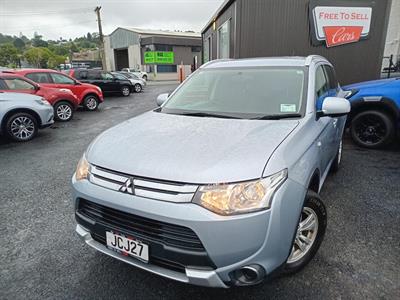 2015 Mitsubishi Outlander - Thumbnail