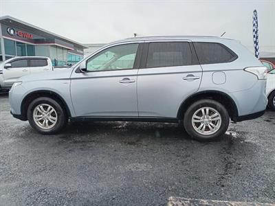 2015 Mitsubishi Outlander - Thumbnail