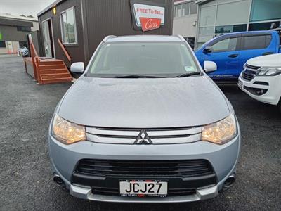 2015 Mitsubishi Outlander - Thumbnail