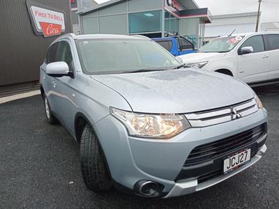 2015 Mitsubishi Outlander - Thumbnail