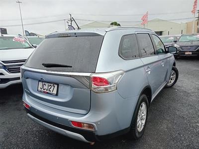 2015 Mitsubishi Outlander - Thumbnail