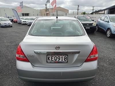 2011 Nissan TIIDA - Thumbnail