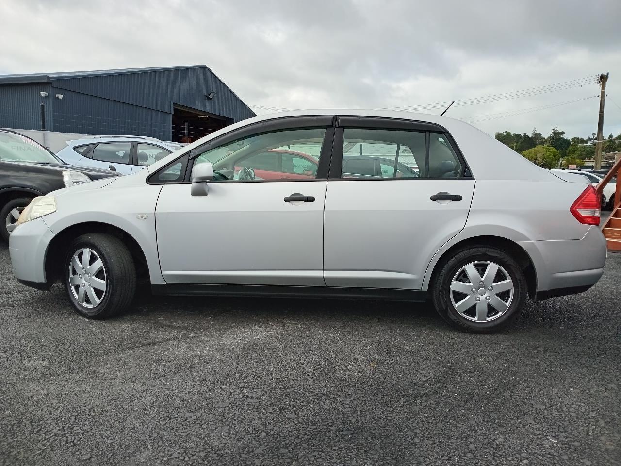 2011 Nissan TIIDA