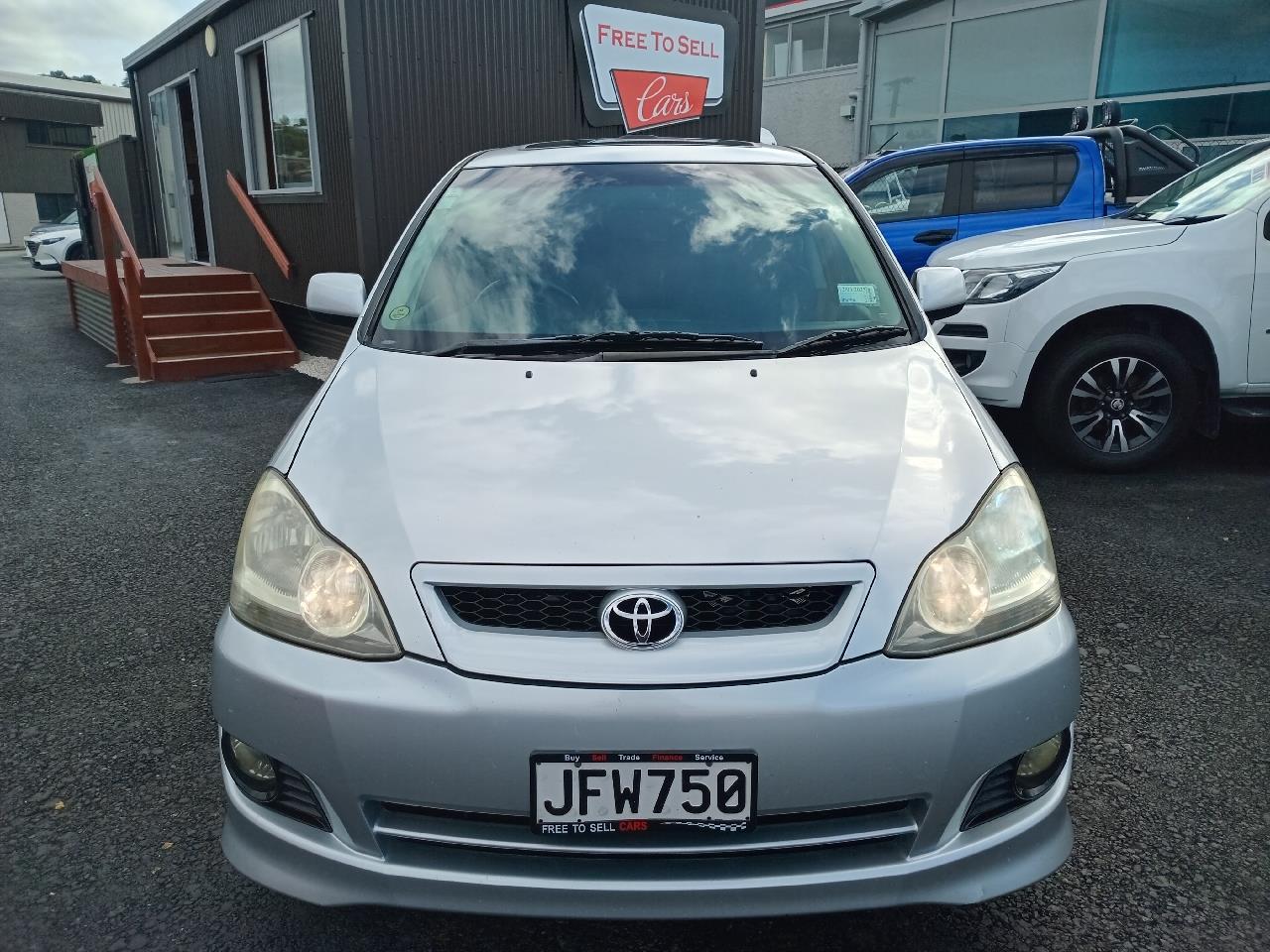 2006 Toyota IPSUM