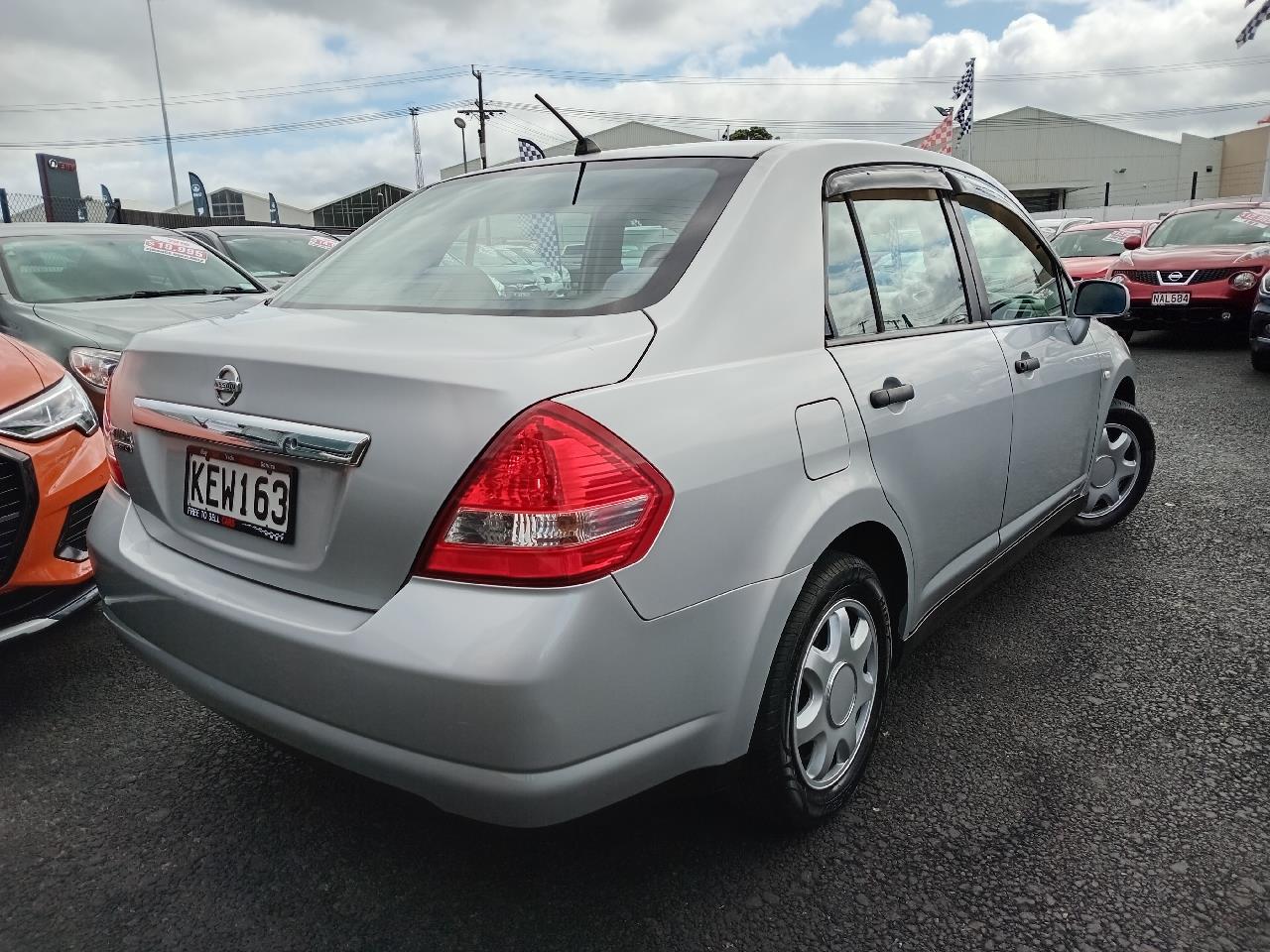 2011 Nissan TIIDA