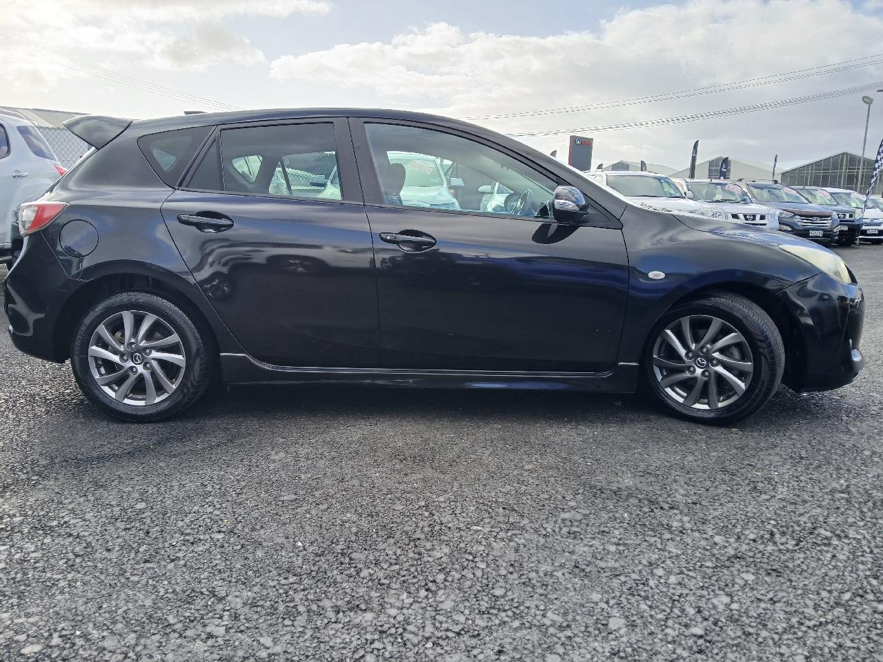 2013 Mazda AXELA