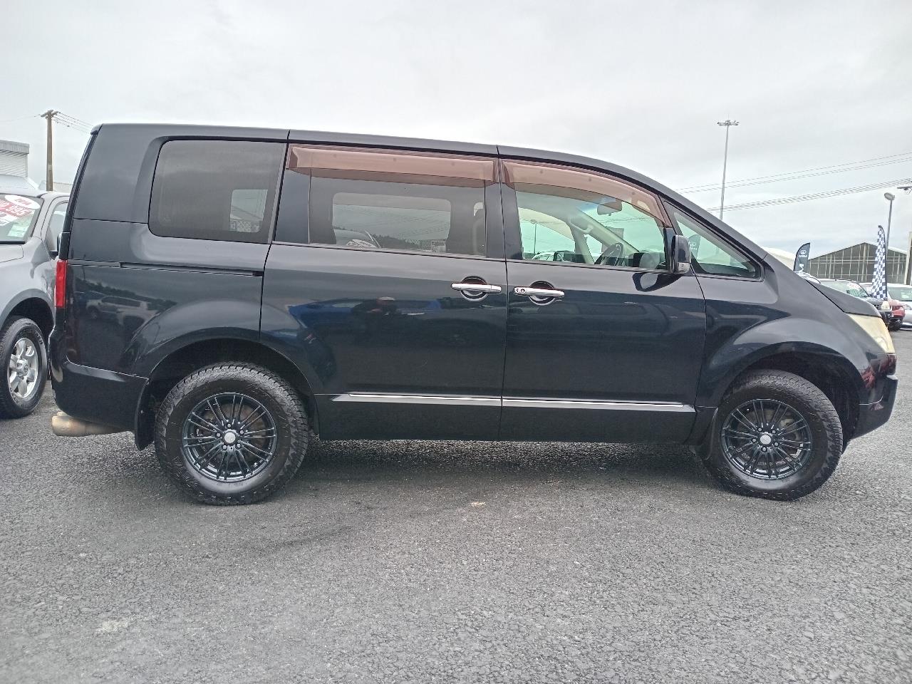 2008 Mitsubishi DELICA