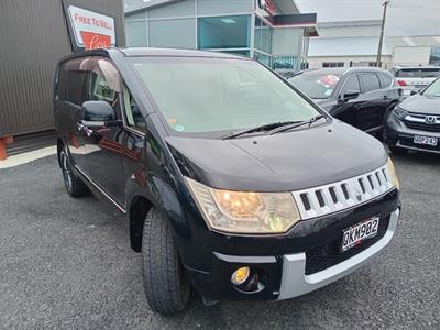 2008 Mitsubishi DELICA - Thumbnail