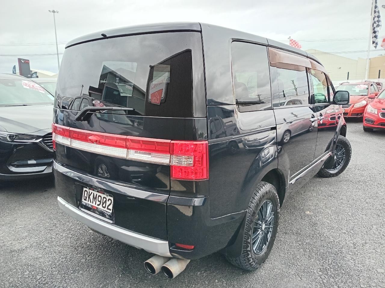 2008 Mitsubishi DELICA